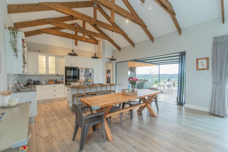 4 Bedroom Property for Sale in Kragga Kamma Eastern Cape